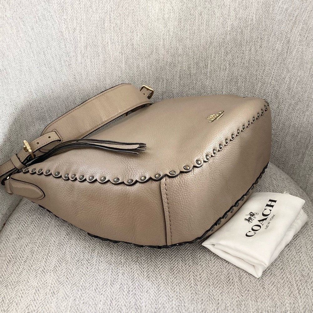 Coach Sutton Hobo Rivets Taupe Pebble Leather Bag - Picture 2 of 9